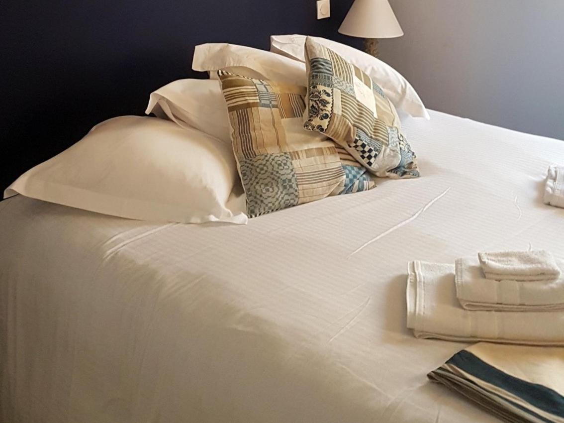 La Maison Des Marronniers Bed & Breakfast Uzes Bilik gambar